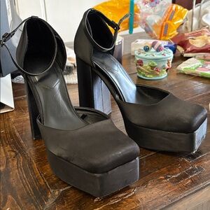 Zara 🖤 Squared Platforms